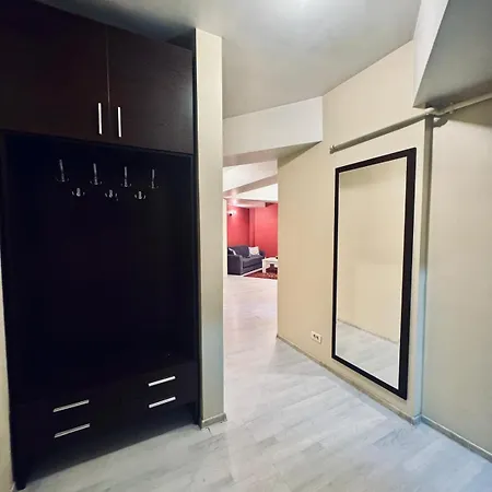 2 Urban Retreat Unirii Near Center Apartment